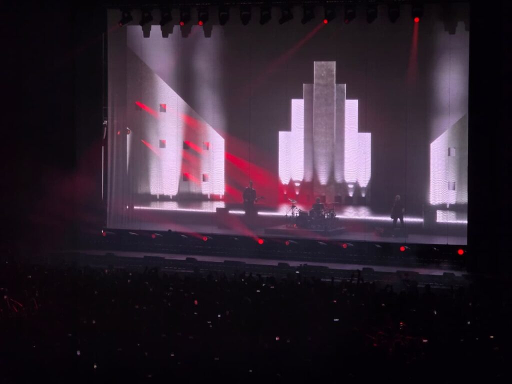 Charly Alberti y Zeta Bosio en concierto Soda Stereo Ecos