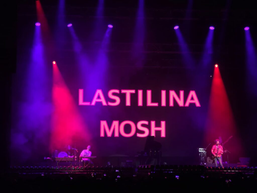 Plastilina Mosh en concierto en el Pepsi Center CDMX celebrando 30 años
