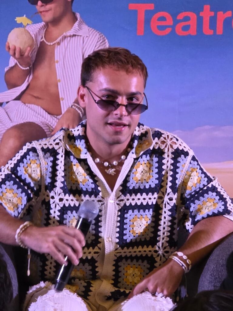 Daaz en concierto en El Cantoral con público lleno en CDMX