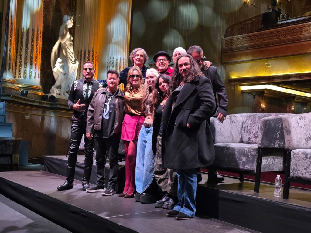 LTD ROCK debutará en el Teatro Metropólitan con músicos originales de Fobia, La Lupita, Jotdog, Neón y otras bandas emblemáticas del rock en español.