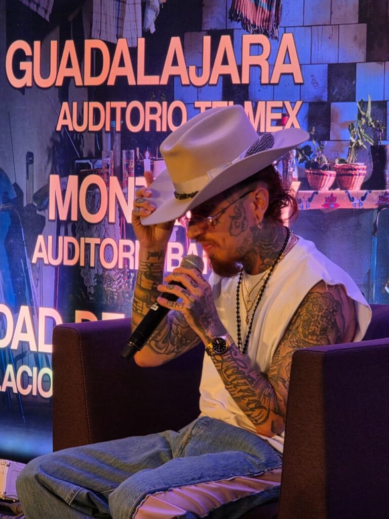 Nanpa Básico en el Palacio de los Deportes durante su conferencia de prensa
