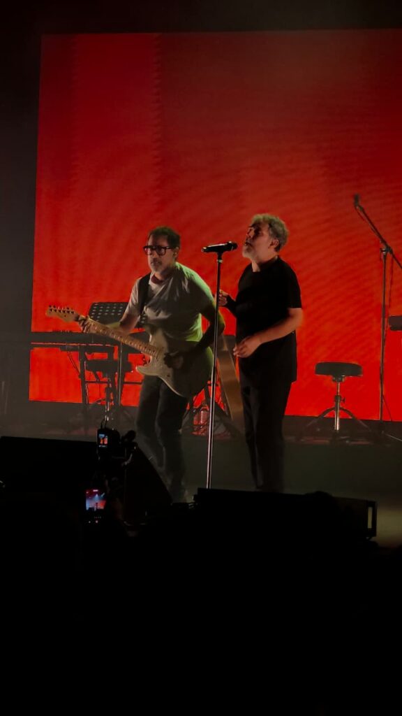 Iván Ferreiro concierto en el Teatro Metropólitan de CDMX
