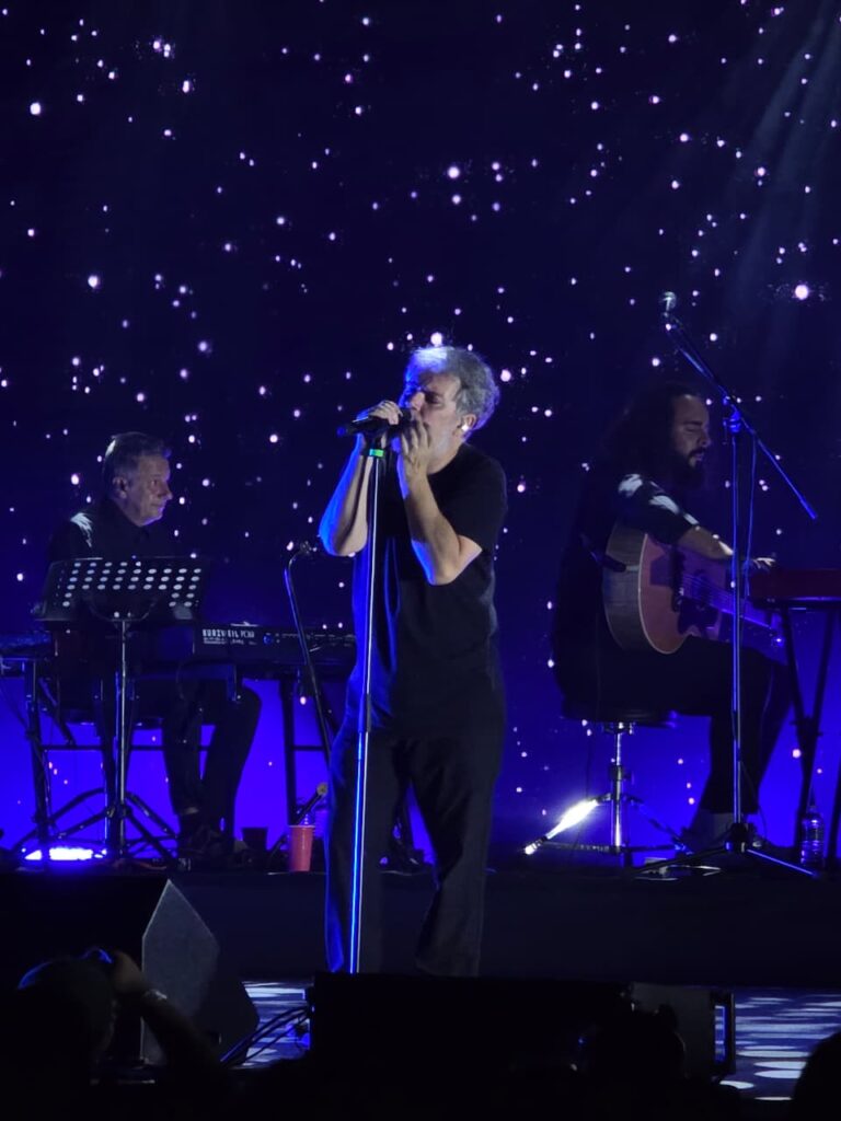 Iván Ferreiro concierto en el Teatro Metropólitan de CDMX