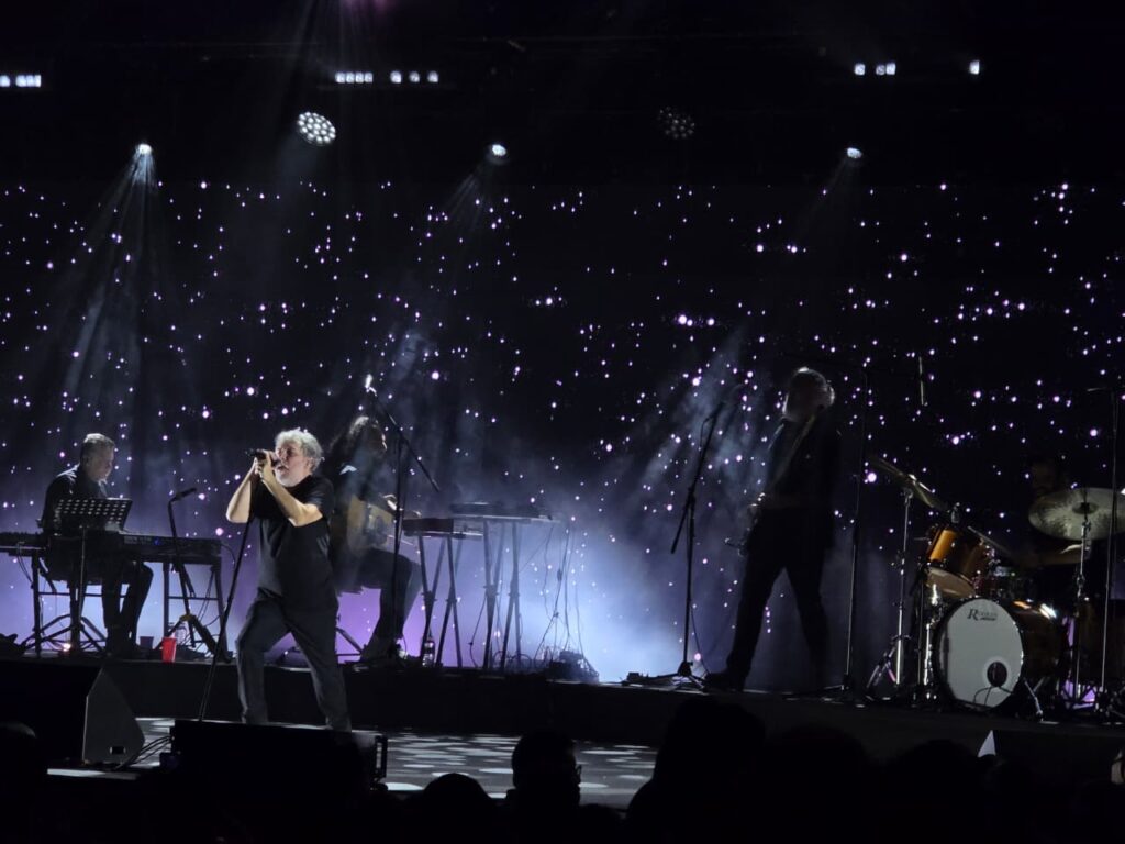Iván Ferreiro concierto en el Teatro Metropólitan de CDMX