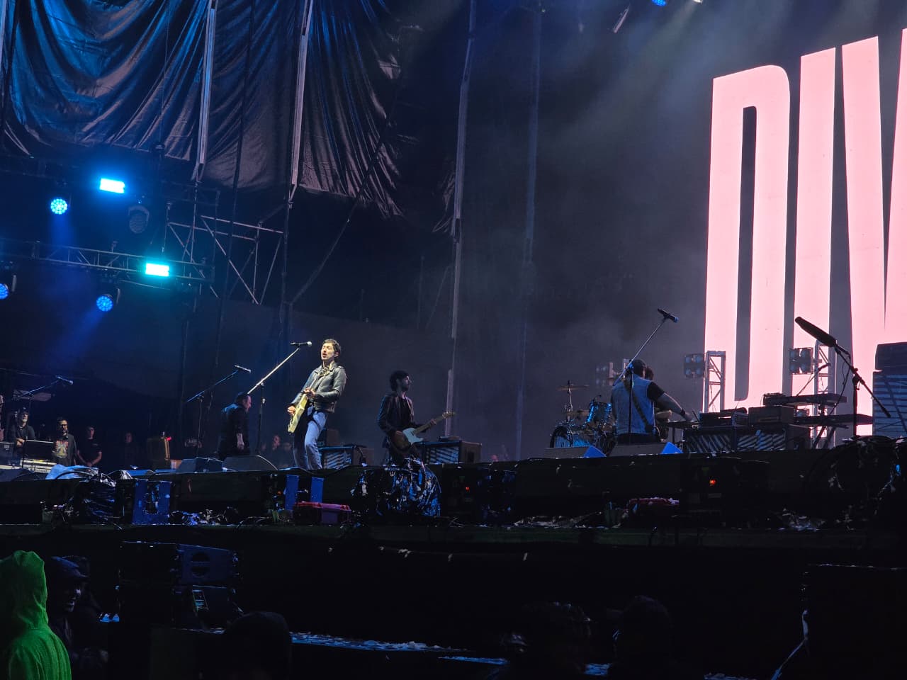 División Minúscula durante el Vans Warped Tour México domingo